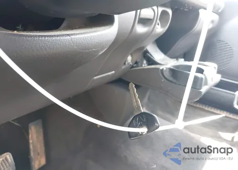 2000 Dodge Ram 1500 St z USA, uszkodzony, nr VIN 3B7HC13Y1YG139689